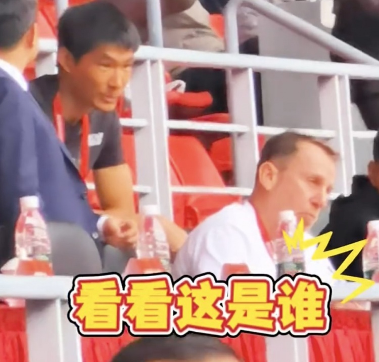 久爾杰維奇現(xiàn)身鹽城，現(xiàn)場觀看中國U22國足vs韓國