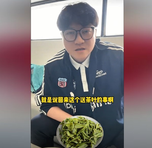 趙鵬：不太清楚賈秀全要球員買茶葉的段子，但這在現(xiàn)實中也正常