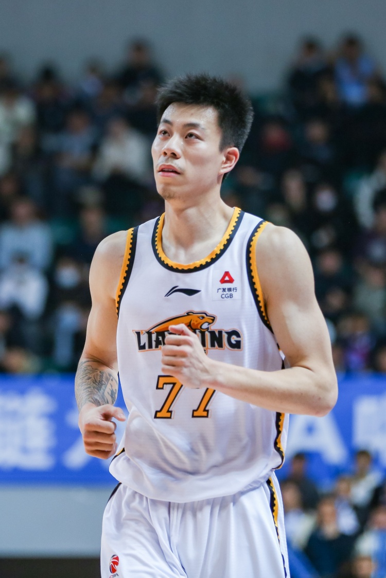 媒體人：張鎮(zhèn)麟、韓德君將因傷缺席今晚對(duì)陣北控的比賽