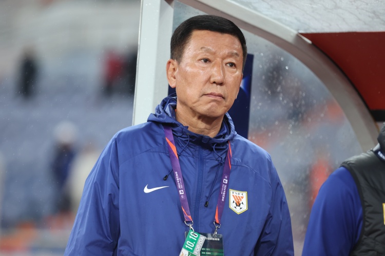 崔康熙：間歇期被抽調(diào)了很多球員訓(xùn)練受影響，國腳每人狀態(tài)不同
