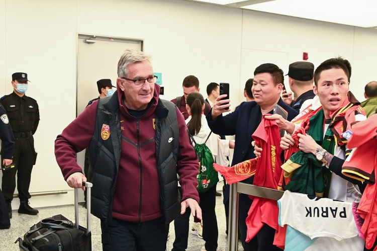 蘇媒：國足仍有爭第二希望，但真的不能再“守”下去了