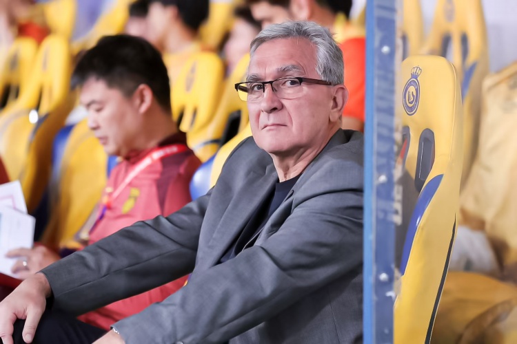 媒體人:國(guó)足變陣雙后腰傳言不攻自破 黃政宇汪海健不可能一下都上